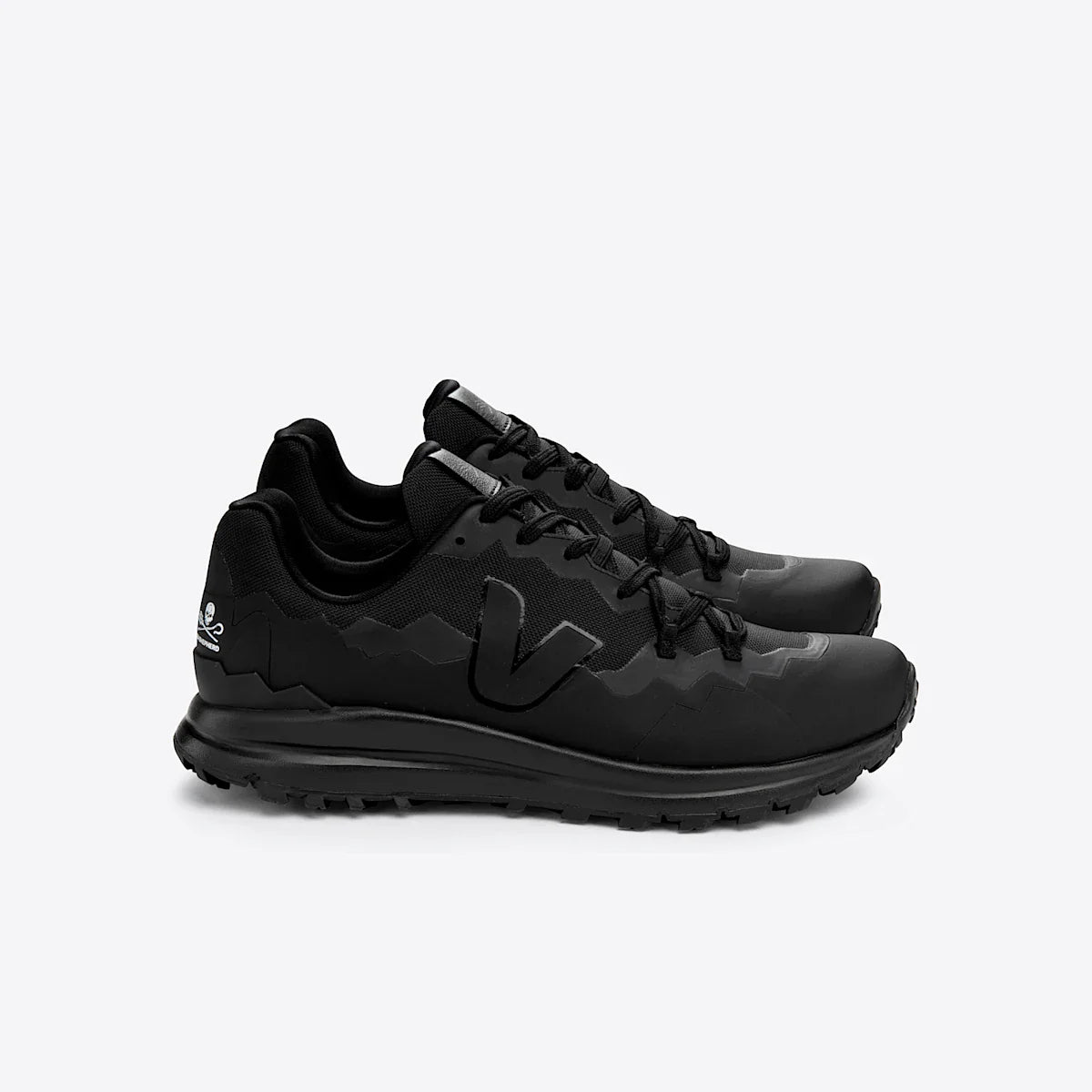 FITZ ROY TREK-SHELL VEJA X SEA SHEPHERD FULL BLACK